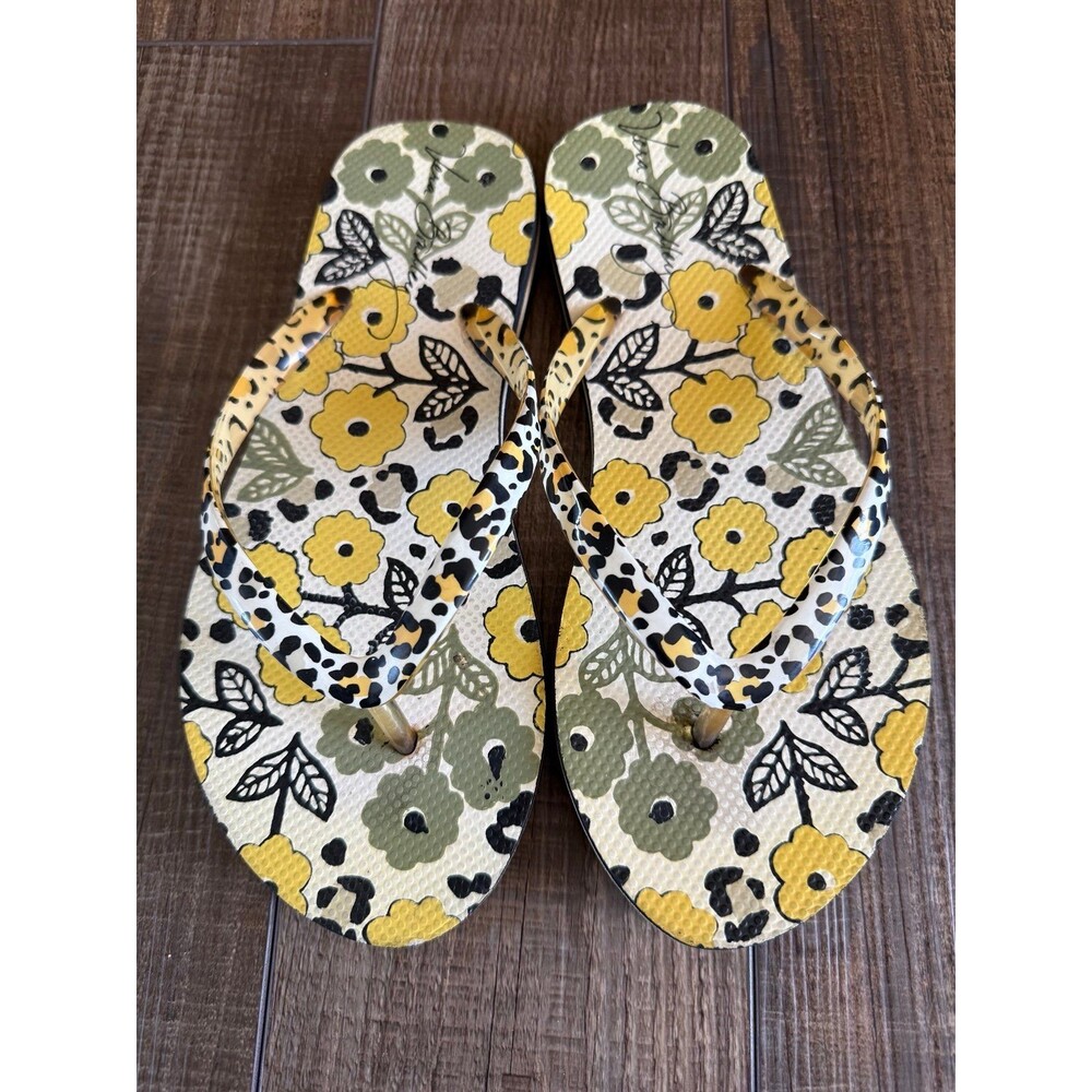 Vera Bradley Go Wild Flip Flops Sz. 5/6